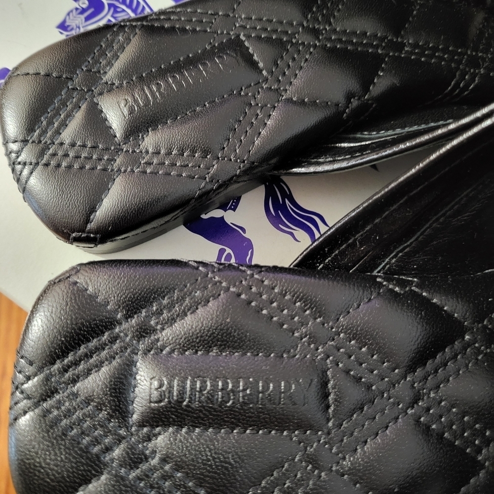 Burberry Black Sandals with Silver Zipper Detail - Picture 6 of 14